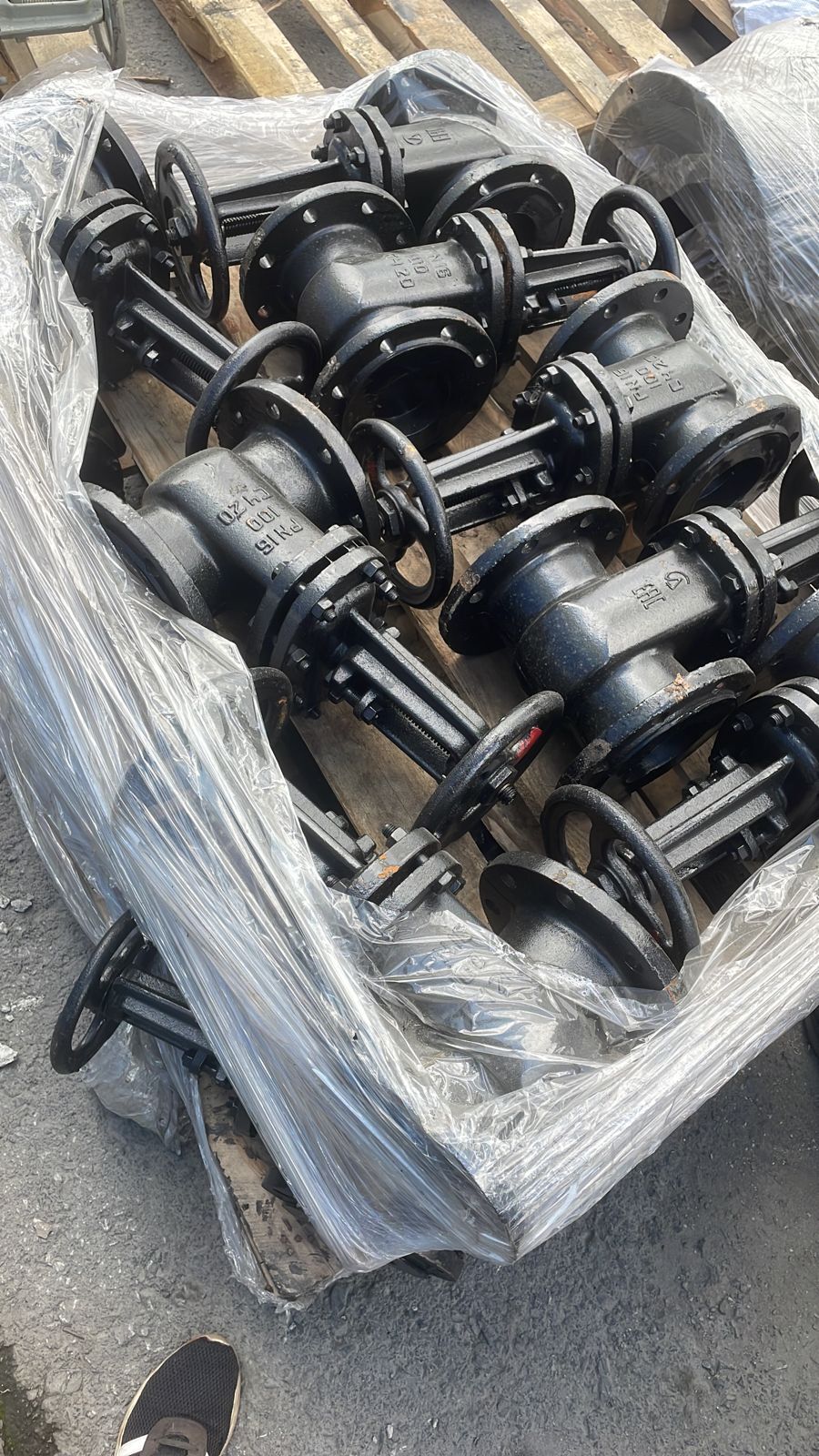 Задвижка клиновая стальная 30с76нж Ду 250 Ру63 фланцевая МЗТА